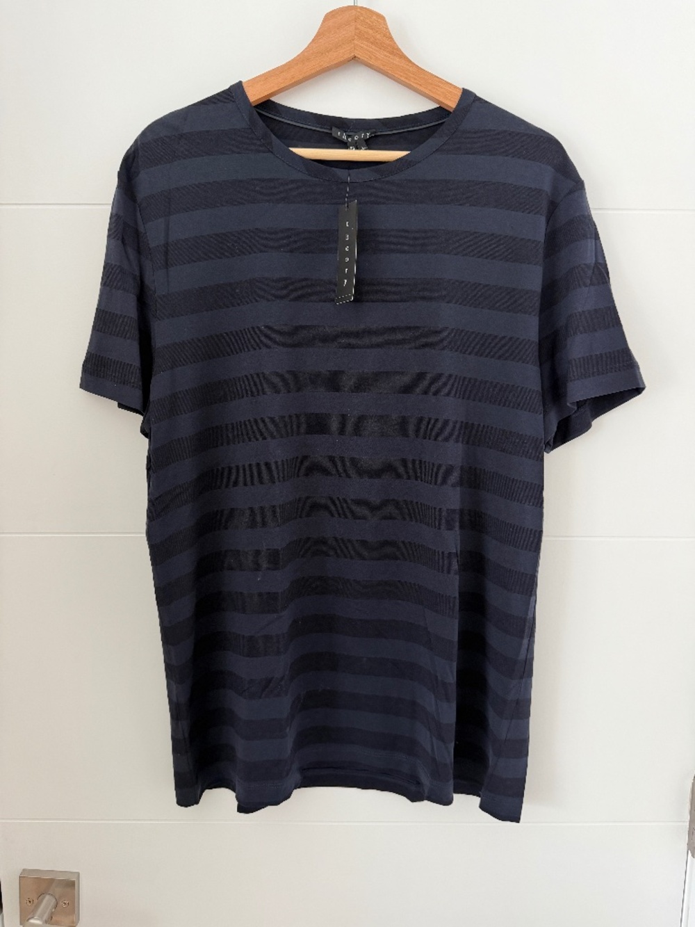 NWT Theory Mens Andrion SN Illusion Stripe T-Shirt Eclipse Navy Black Large